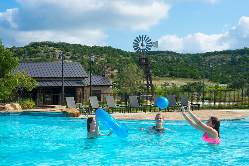 Sweetwater Club Pool - Girls playing in Pool 