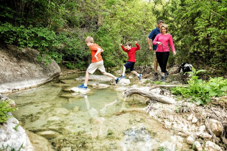 For residents who love to hike, Sweetwater’s master plan has 10 miles of scenic trails.