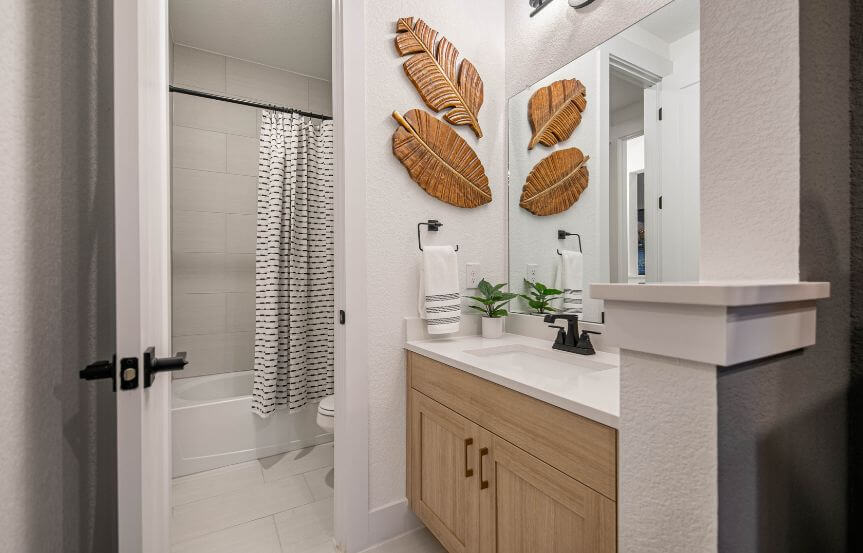 Chesmar Kimberly Model  Bath in Sweetwater