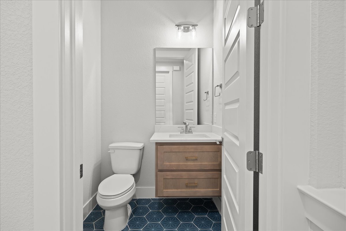 06 19120 Hopper Lane 6